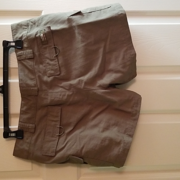 🌻THE NORTH FACE SHORTS 🌻 - Picture 2 of 5